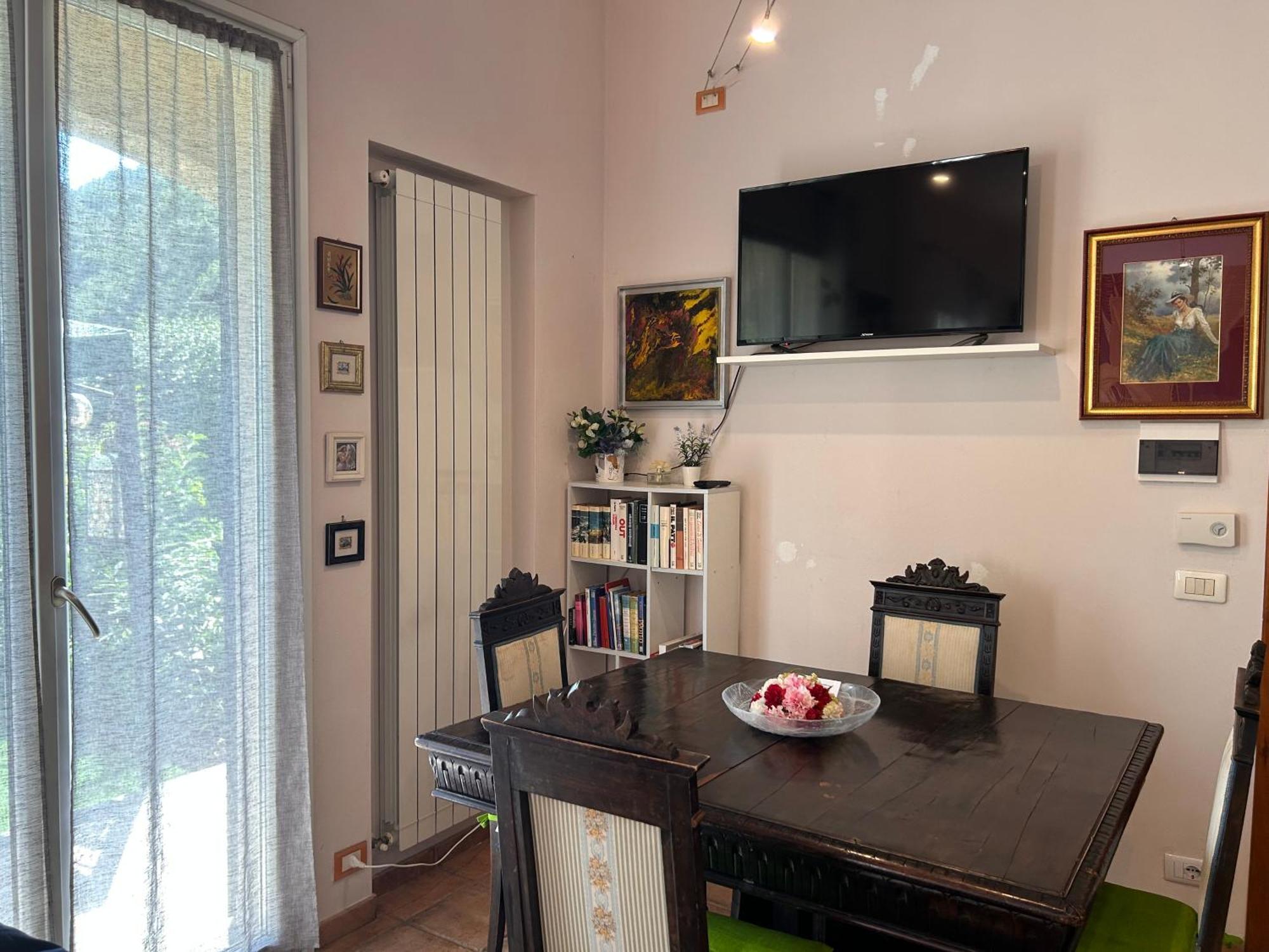 Apartment House Of Artist *